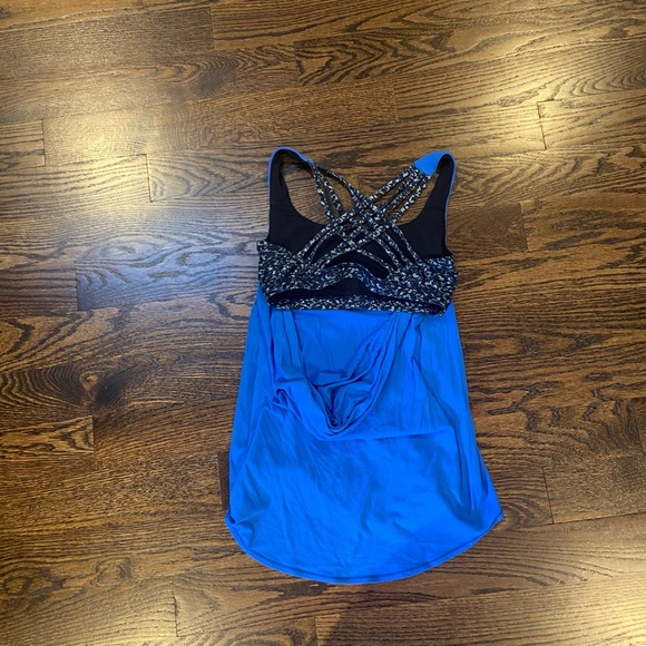 Lululemon tank with built in bra - Picture 4 of 5